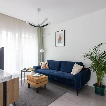 Luminous Modern 1br Flat W Parking #24 Lägenhet
